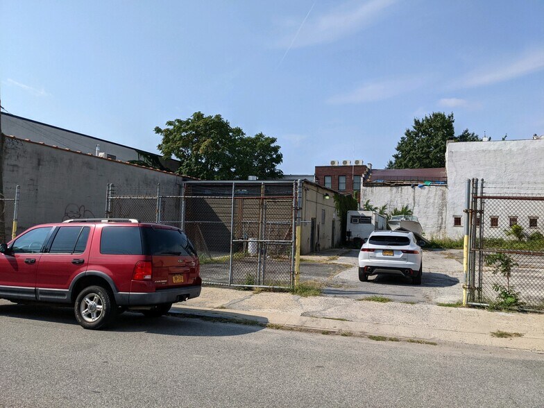 Primary Photo Of , Flushing Unknown For Sale