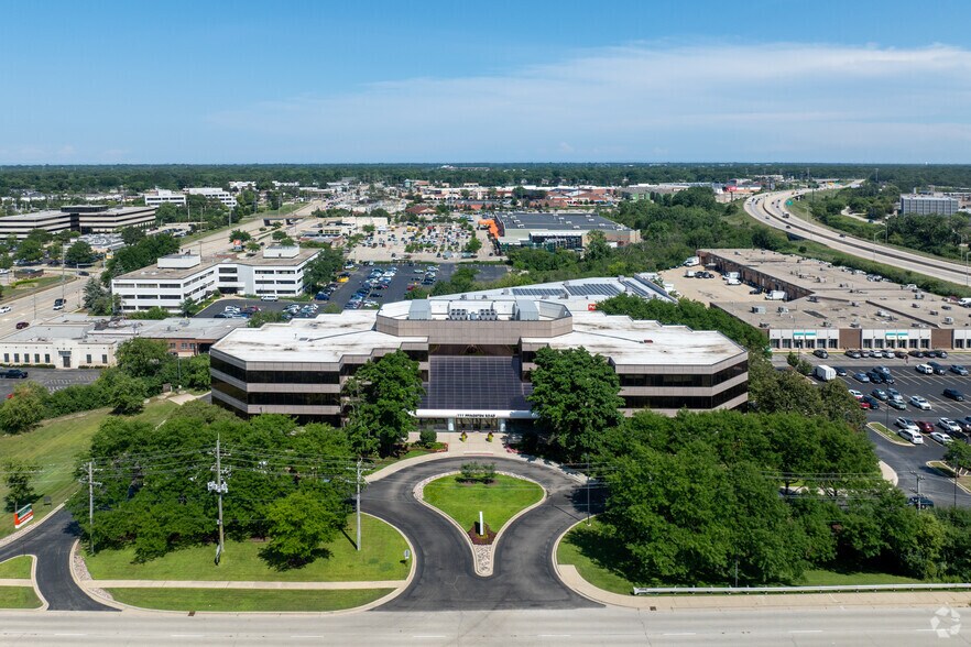 More Photos Of 111 Pfingsten Rd, Deerfield Medical For Lease