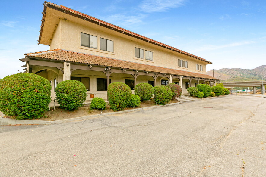 Primary Photo Of 180 Canada Larga Rd, Ventura Office For Sale