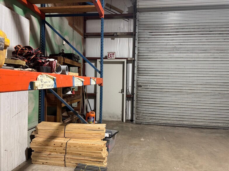 More Photos Of 205 Edgar St, Atlantic Beach Warehouse For Lease