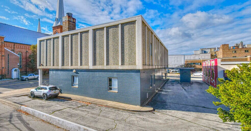 More Photos Of 145 S Jackson St, Jackson Loft Creative Space For Sale