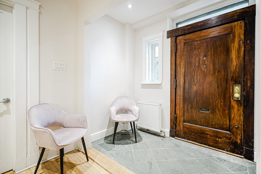 More Photos Of 4565 Rue Sherbrooke O, Westmount Office For Lease