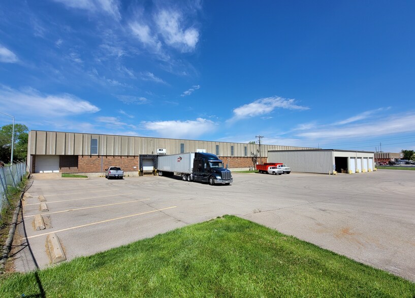 Primary Photo Of 3741 SW South Park Ave, Topeka Industrial For Sale