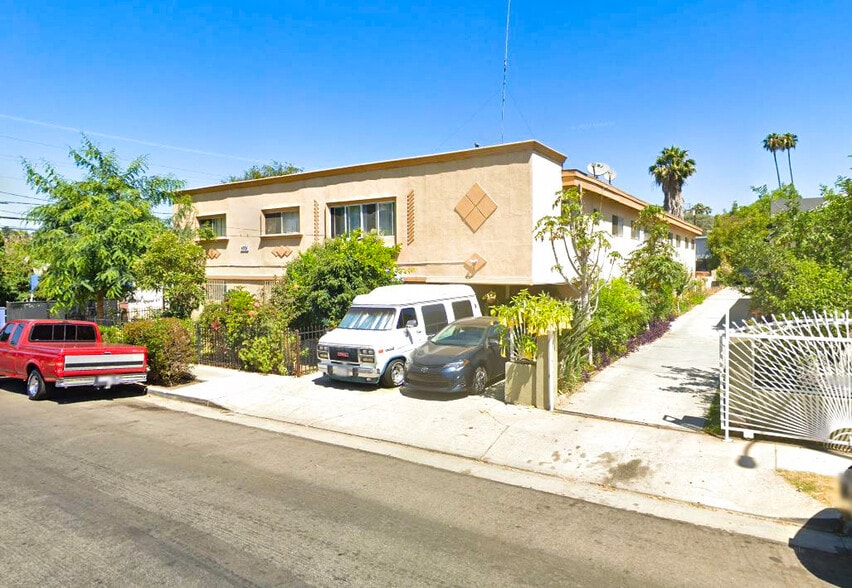 More Photos Of 5005 Axtell St, Los Angeles Apartments For Sale