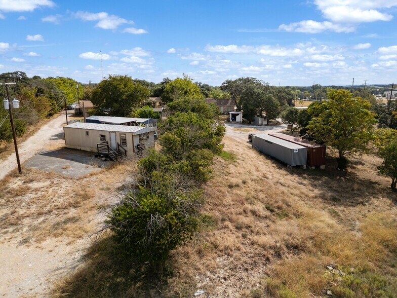 More Photos Of 930 N School St, Boerne Office For Sale