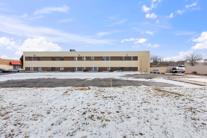 More Photos Of 220 Robert St S, Saint Paul Office For Sale