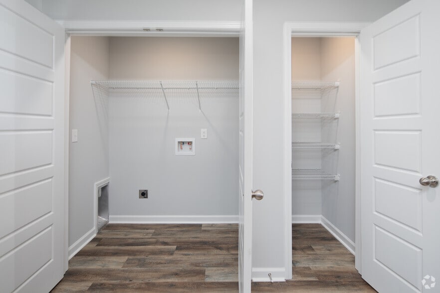 More Photos Of 100 Henry Dr, Burns Apartments For Sale