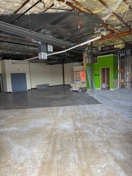 More Photos Of 252-254 W Los Angeles Ave, Moorpark Freestanding For Lease