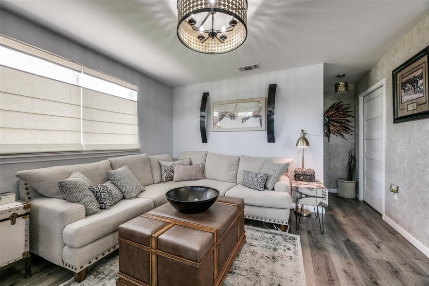 More Photos Of 407 E Broad St, Forney Office Residential For Sale