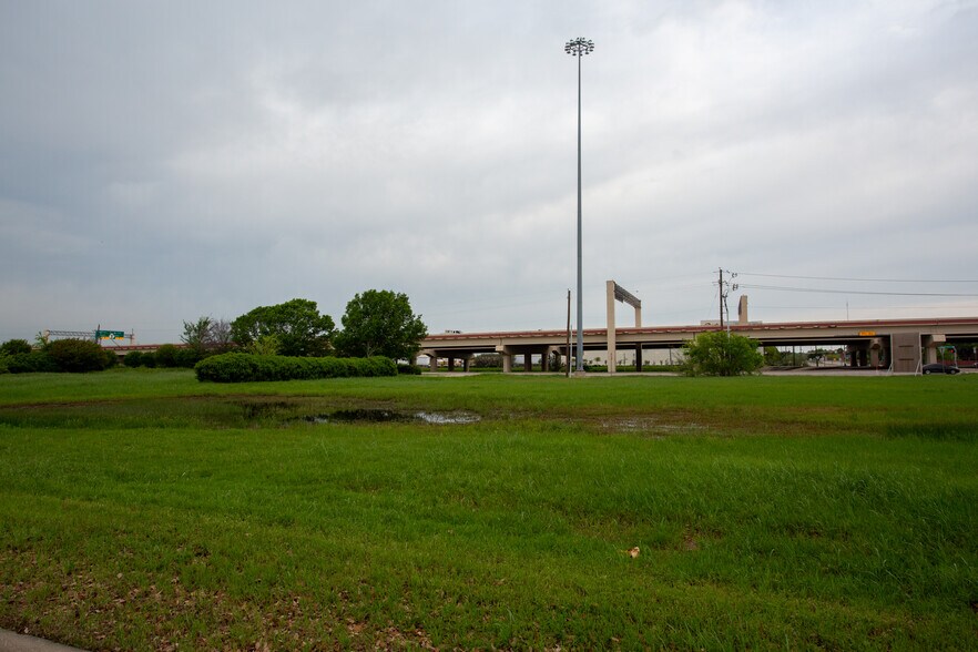 More Photos Of 1441 Trinity Mills Rd W, Carrollton Unknown For Lease