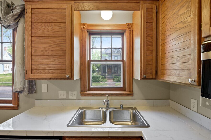 More Photos Of 197 Kent St, Saint Paul Multifamily For Sale