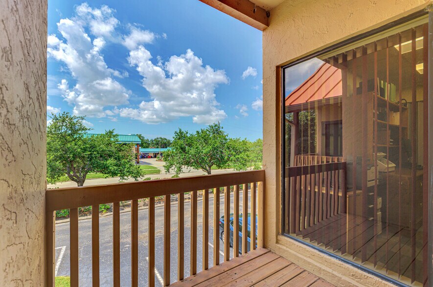 More Photos Of 2831 Ringling Blvd, Sarasota Medical For Sale