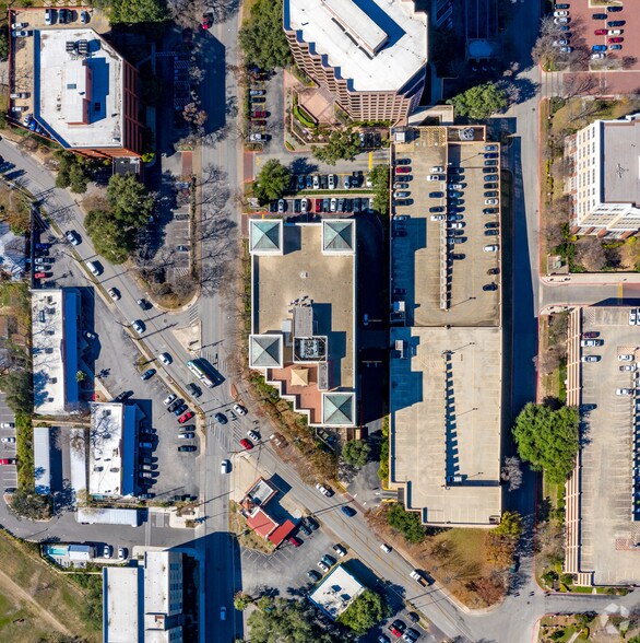 More Photos Of 755 E Mulberry Ave, San Antonio Office For Lease