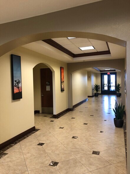 More Photos Of 5888 W Sunset Rd, Las Vegas Office For Sale
