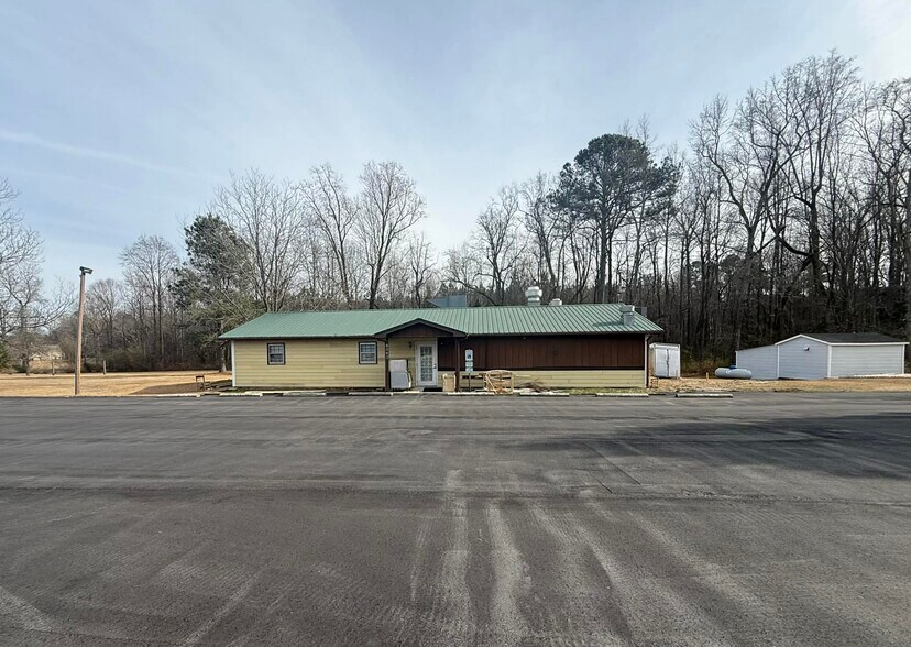 Primary Photo Of 8063 Old US 421, Lillington Restaurant For Sale