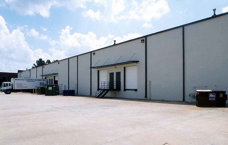 More Photos Of 1620 Cobb International Blvd, Kennesaw Warehouse For Lease
