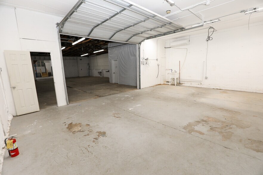 More Photos Of 5 Haynie St, Newnan Warehouse For Lease