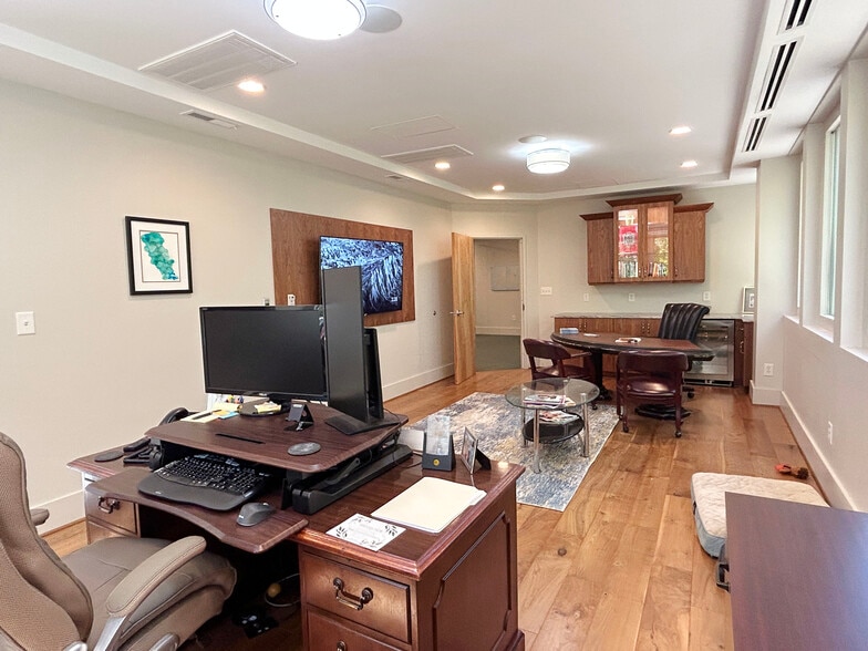 More Photos Of 5720 Creedmoor Rd, Raleigh Medical For Sale