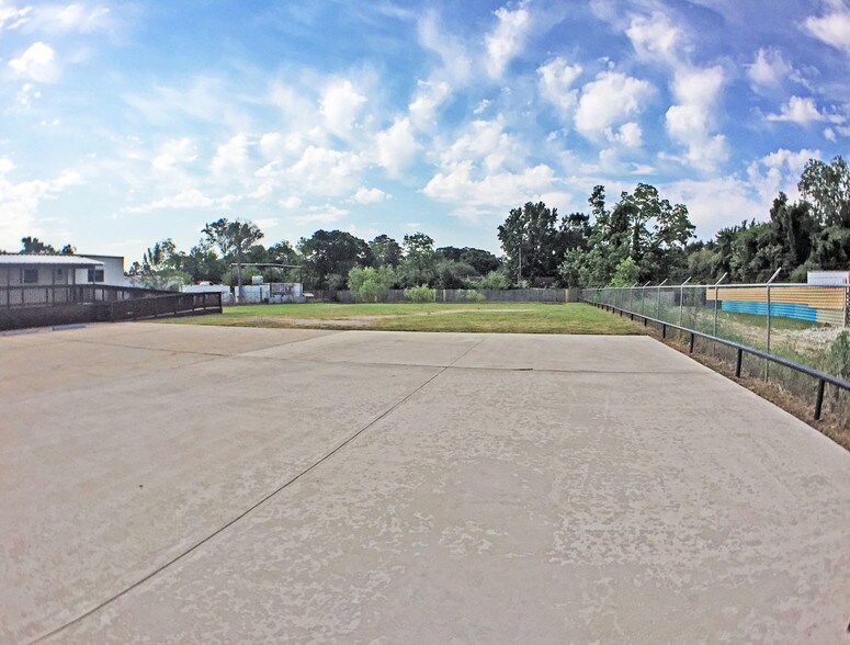 More Photos Of 4439 Pinemont Dr, Houston Land For Lease