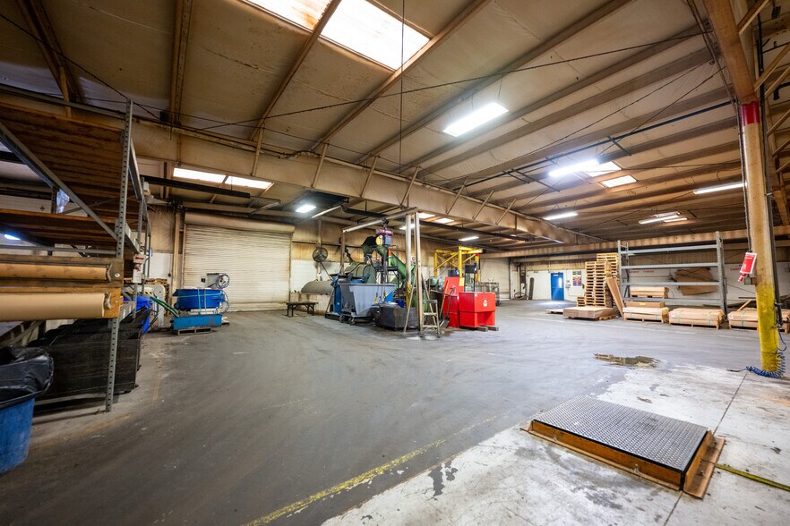 More Photos Of 320-A 4th Street St, Blawnox Service For Sale