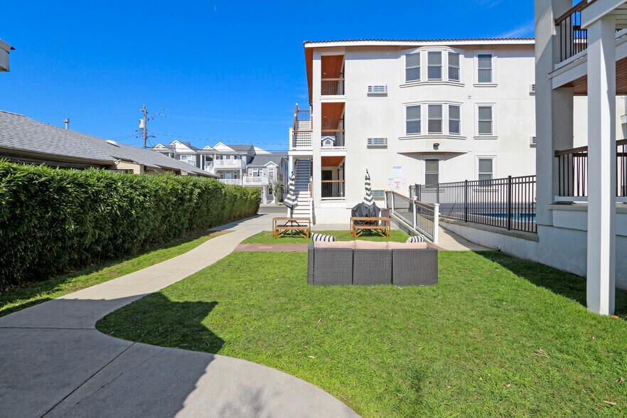 More Photos Of 5100 Atlantic Ave, Wildwood Hotel For Sale