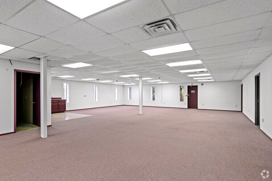 More Photos Of 2401 N Highway 287, Mansfield Showroom For Sale