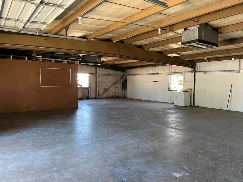 More Photos Of 5694 Mother Lode Dr, Placerville Service For Lease