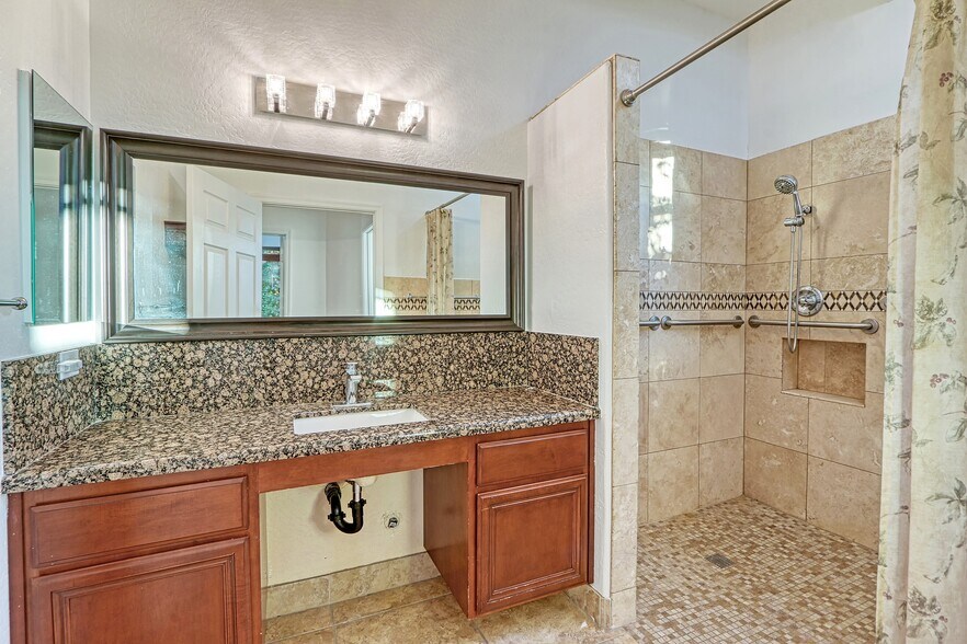 More Photos Of 26808 N 24th Ave, Phoenix Assisted Living For Sale