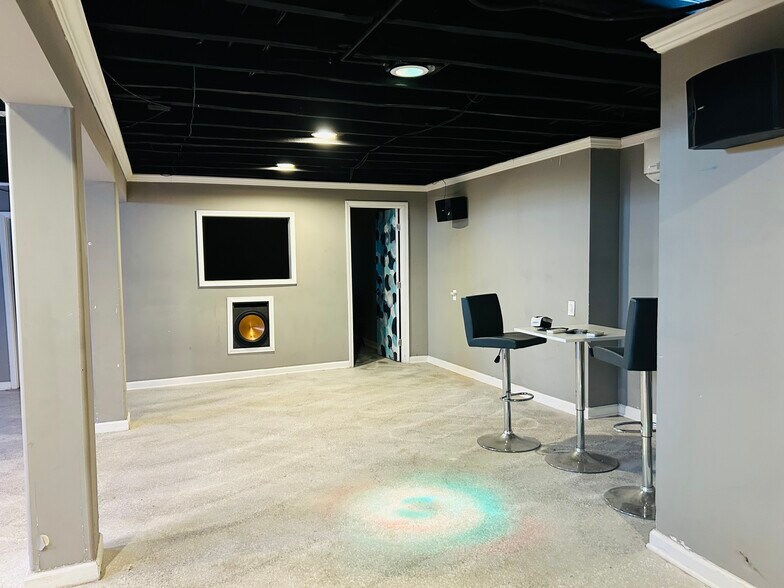 More Photos Of 4800 Delhi Ave, Cincinnati Restaurant For Sale