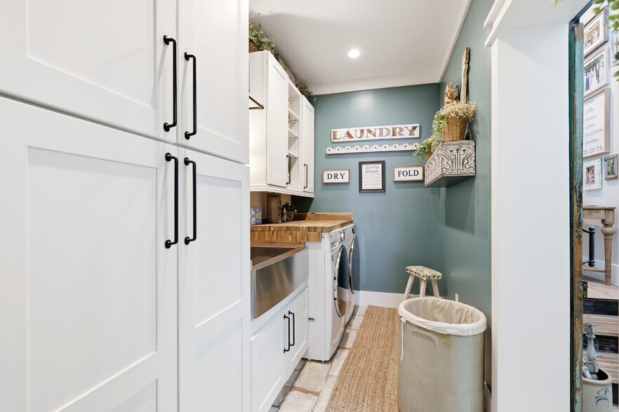 More Photos Of 840 Myrtle Ter, Naples Freestanding For Sale