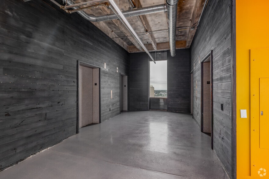 More Photos Of 601 S Boulder Ave, Tulsa Office For Sale