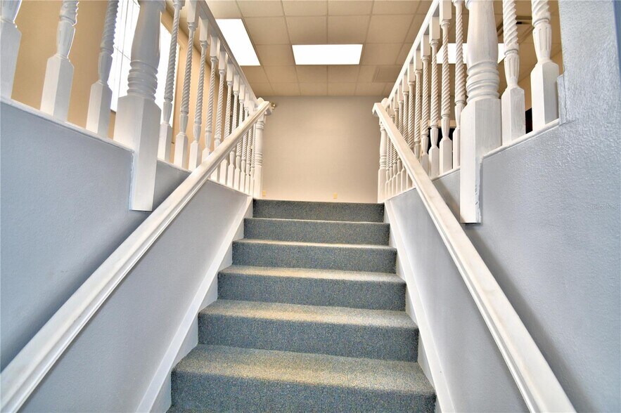 More Photos Of 43344 Highway 27, Davenport Coworking Space