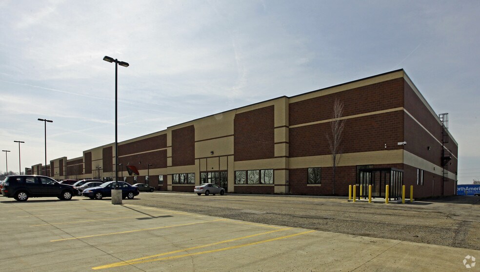 More Photos Of 5575 Venture Dr, Parma Warehouse For Lease