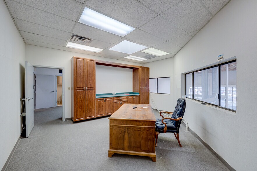 More Photos Of 5461 Arville St, Las Vegas Warehouse For Lease