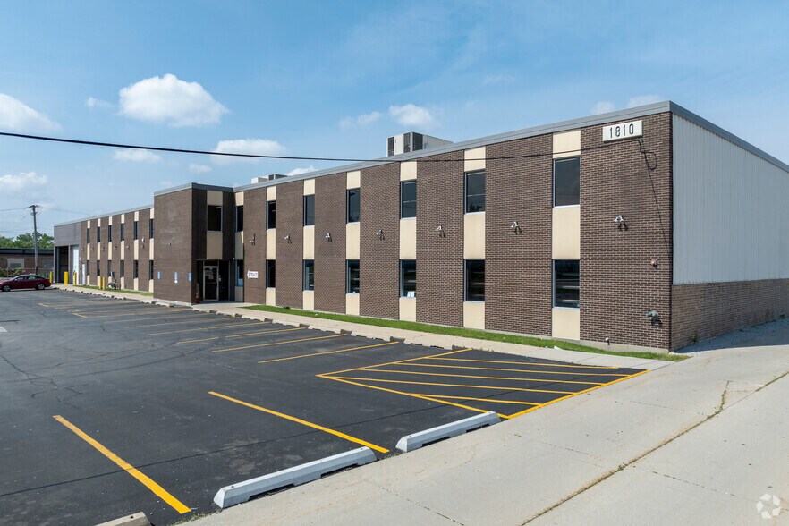 More Photos Of 1810 N 5th Ave, River Grove Warehouse For Lease