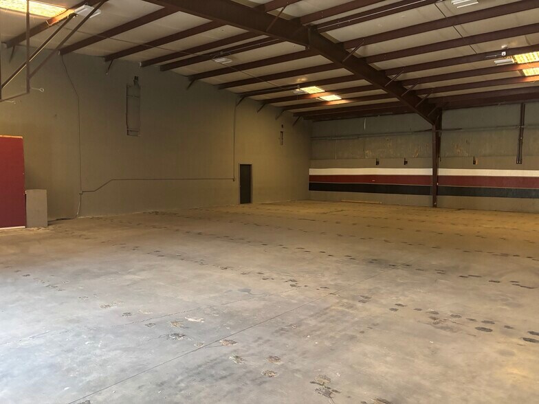 More Photos Of 600 Keystone Ct, Pelham Industrial For Lease