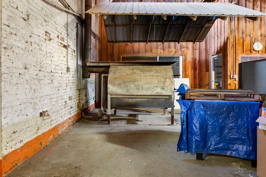 More Photos Of 403-409 N Pearl St, Albany Warehouse For Sale