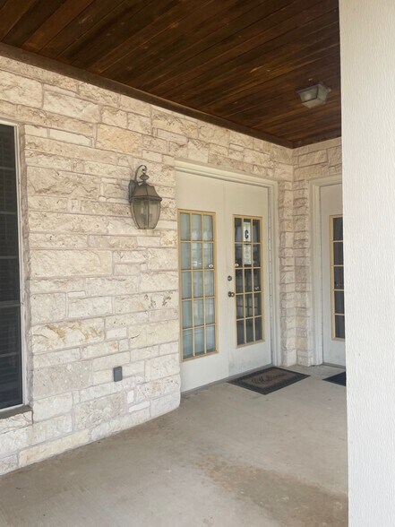 More Photos Of 251 N FM 1626, Buda Medical For Lease