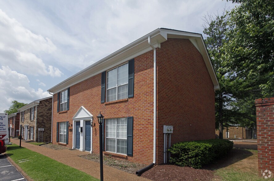 Primary Photo Of 109 Holiday Ct, Franklin Office For Lease