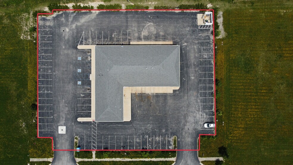 More Photos Of 7811 Southtown Crossing Blvd, Fort Wayne Auto Repair For Sale
