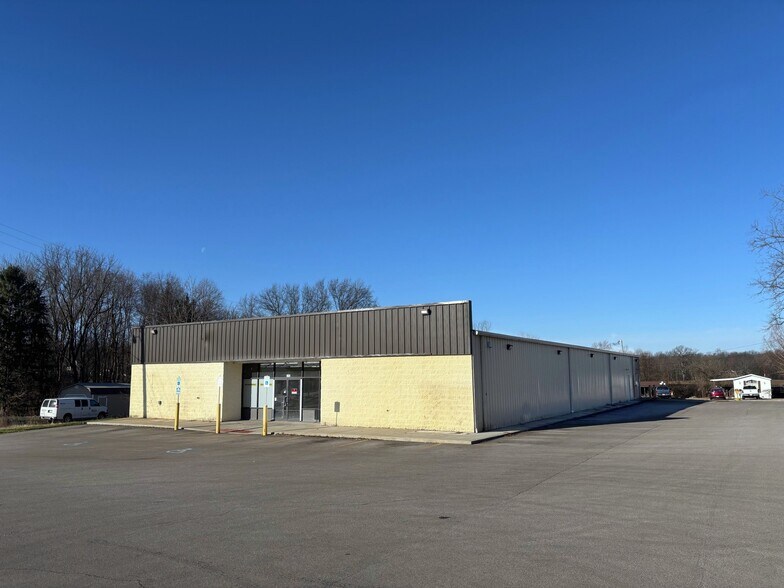 More Photos Of 213 N Sandusky St, Plymouth Freestanding For Lease