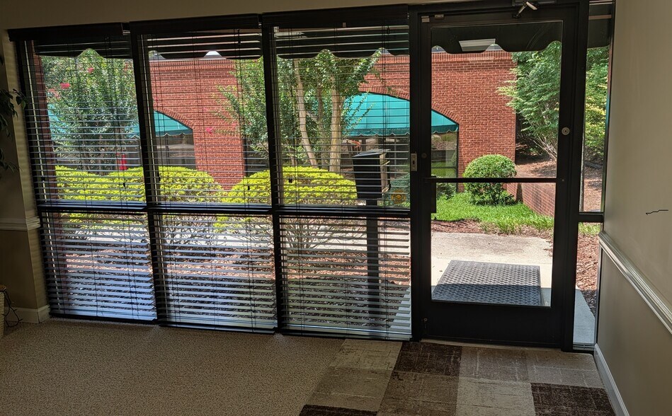 More Photos Of 601 Eastchester Dr, High Point Office For Lease