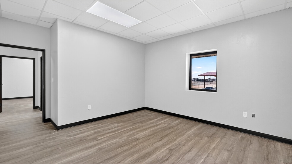 More Photos Of 16510 W Basin St, Odessa Warehouse For Sale