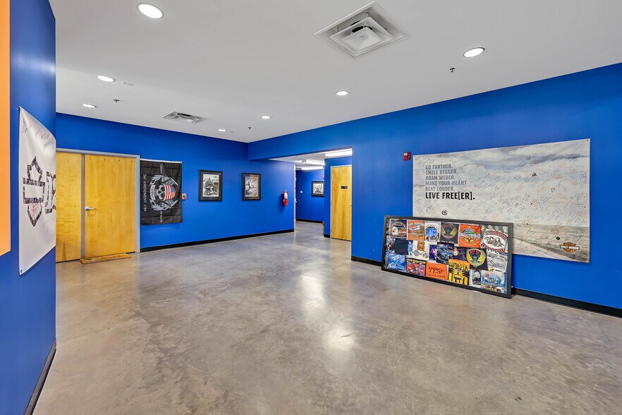 More Photos Of 1616 Harley Davidson Blvd, Columbia Freestanding For Sale