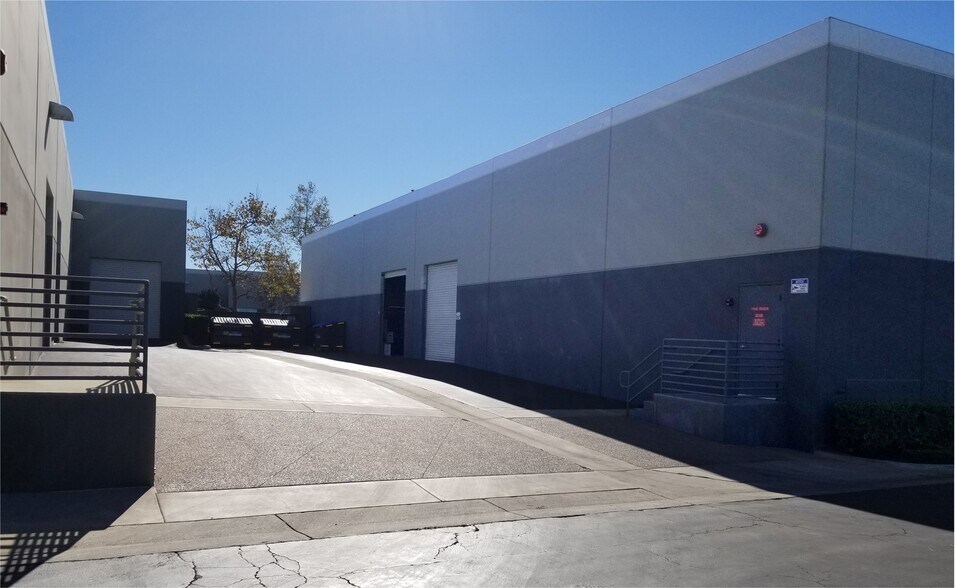 More Photos Of 26244 Enterprise Ct, Lake Forest Warehouse For Lease
