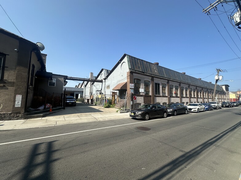 Primary Photo Of 567 52nd St, West New York Manufacturing For Lease