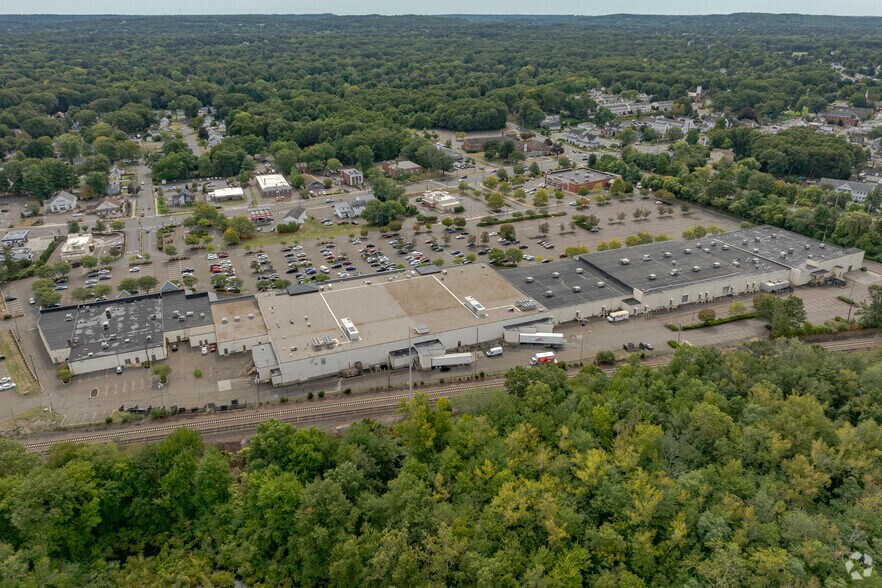 More Photos Of 55-91 Washington Ave, North Haven Freestanding For Lease