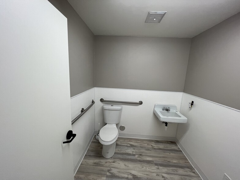 More Photos Of 1111 E Ocean Ave, Lompoc Medical For Lease