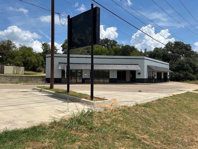 More Photos Of 1801 Southeast Pky, Azle Office For Sale