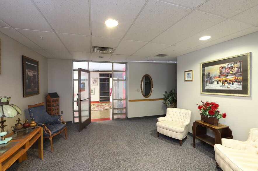 More Photos Of 184 Salem Ave, Dayton Office Residential For Lease